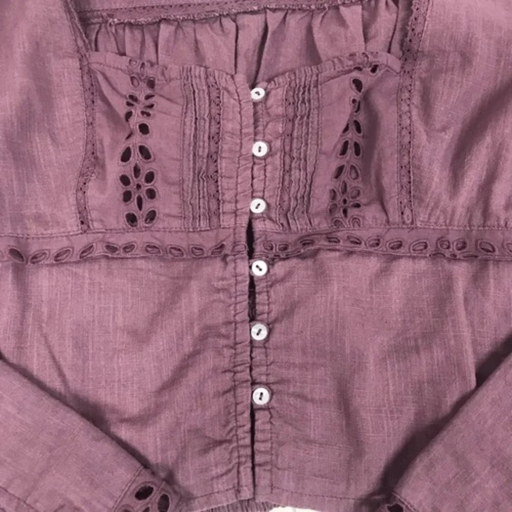 FREE PEOPLE Joi Purple Cropped Button Front Top Eyelet Long Sleeve Small‎ New